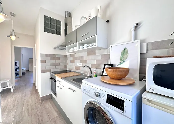 Center Cozy Gozsdu Home With 4Ppl